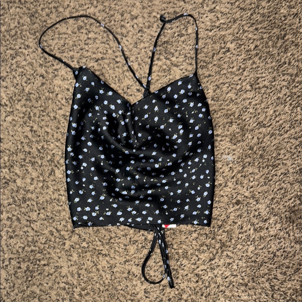 Spaghetti Strapped Crossed Crop Top